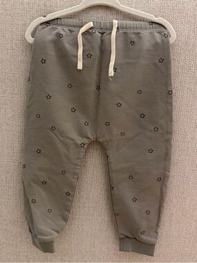Quincy Mae Olive Star Joggers with Cream Drawstring NWOT